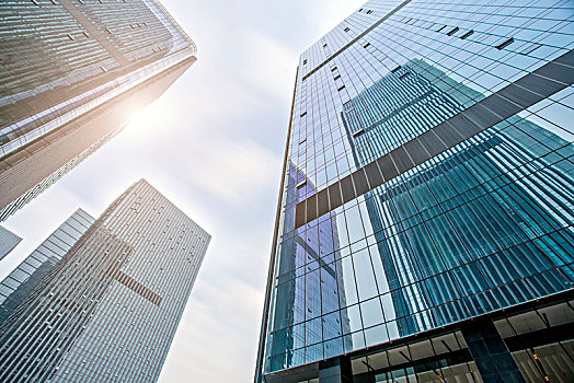商业大厦低角度视图在广州,中国