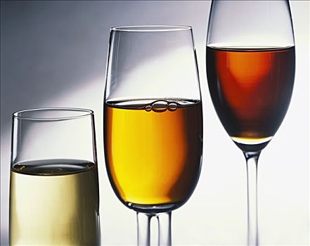 三个,玻璃杯,不同,高度,白色,玫瑰,红酒