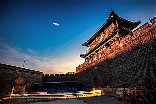 荆州古城的夜景很美丽