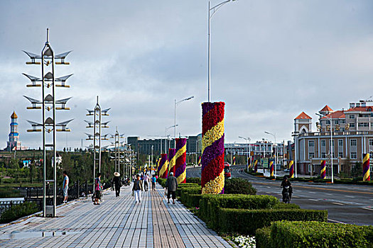 内蒙古呼伦贝尔满洲里市世纪大道人行道