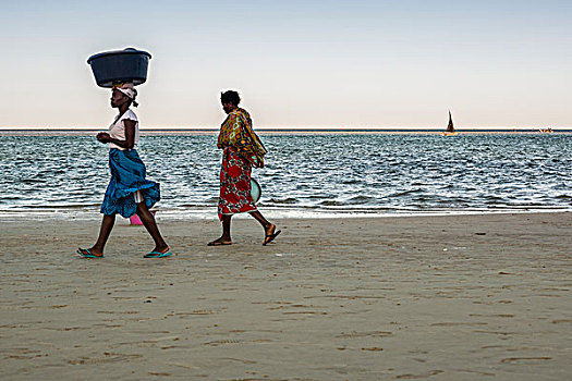 女人,等待,渔民,到达,独桅三角帆船,海滩,群岛,莫桑比克