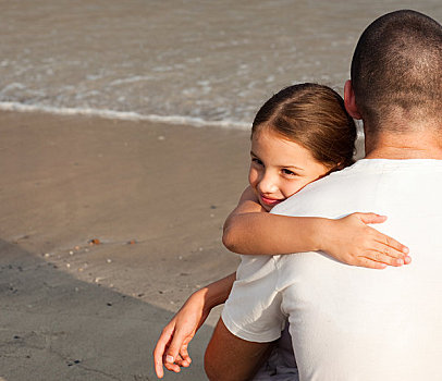 女儿,父亲,搂抱,海滩