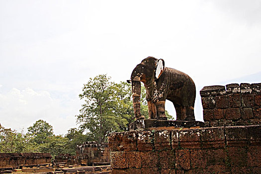 柬埔寨雕塑-大象