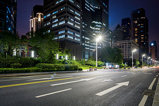 夜晚城市道路,金融中心