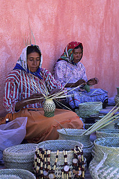 墨西哥,奇瓦瓦,国家公园,印第安女人,编织,篮子