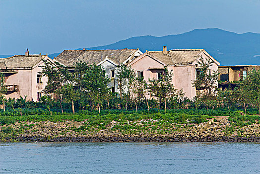 朝鲜新义州鸭绿江外滩