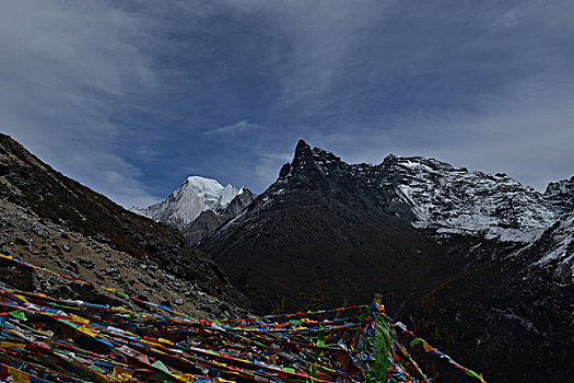 圣洁雪山