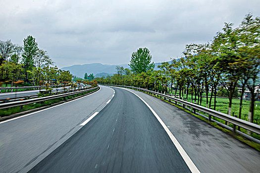 重庆至长沙g5556高速公路