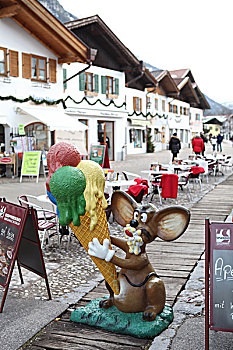 奥地利小镇的冰激凌店