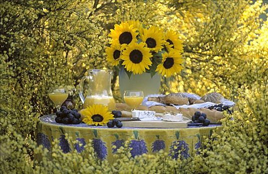 静物,向日葵,花瓶,水果,面包,柠檬水