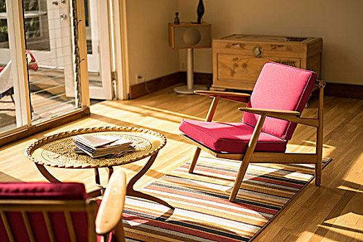 日光,客厅,红色,扶手椅,茶几