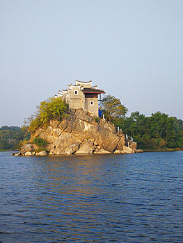 永州香零山岛上寺庙