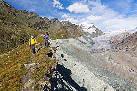 一个,男人,女人,远足,冰碛,冰河,策马特峰,瓦莱州,瑞士,欧洲