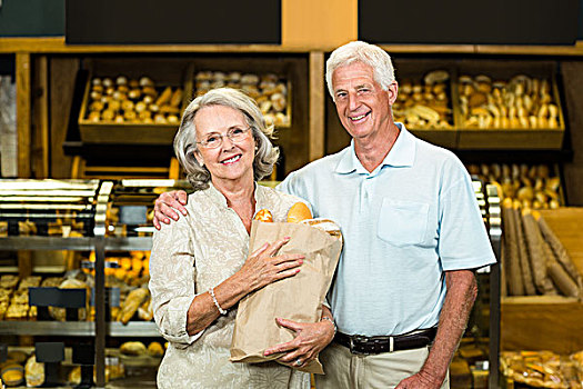 微笑,老年,夫妻,拿着,糕点店,包,商店