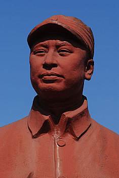 晋冀鲁边区首长滕代远在武安的塑像