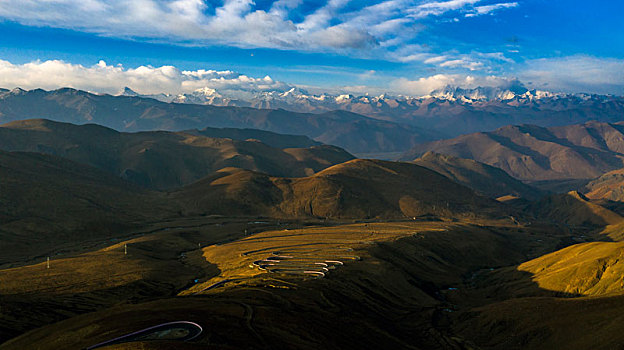 珠穆朗玛峰群山全景
