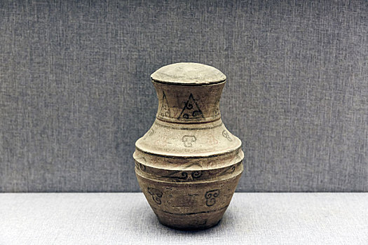 战国彩绘陶壶,河南省洛阳博物馆馆藏文物