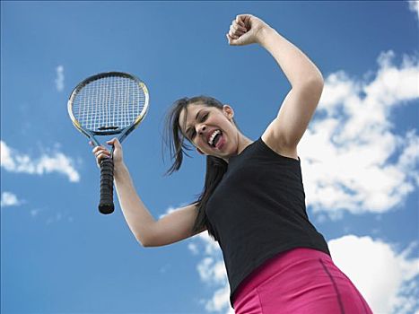 仰视,女性,网球手,拿着,网球拍,抬手