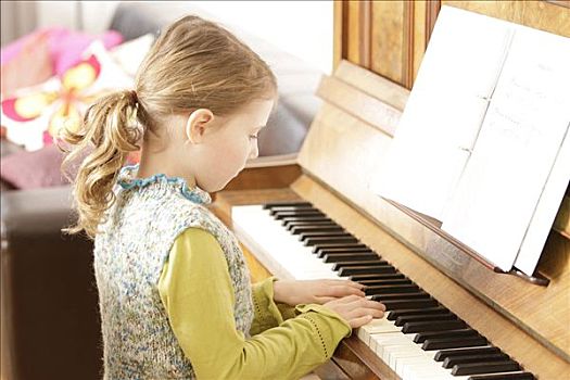 女孩,8岁,玩,钢琴