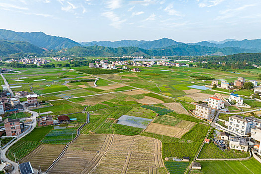 中国广西蒙山县乡村田园风光夏日景美如画