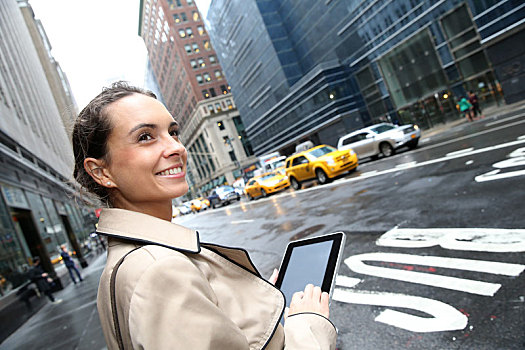 职业女性,站立,街道,曼哈顿