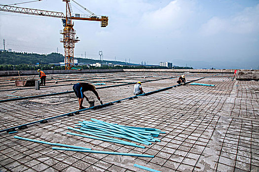 房屋建筑房顶施工工地现场