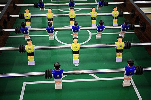 足球,桌子,比赛,黄色,蓝色,运动员
