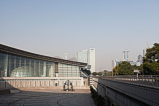 上海科技馆和大型雕塑,浑天仪
