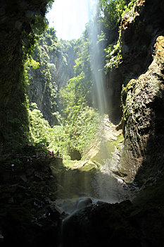 重庆龙水峡地缝