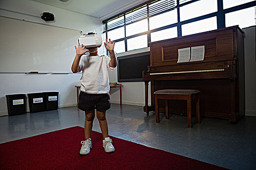 男孩,穿,虚拟现实,手势,站立,钢琴,在家