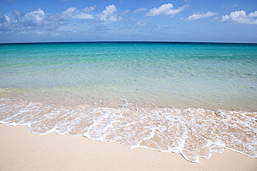沙滩,海浪,蓝绿色海水,云,干盐湖,科拉莱霍,自然公园,富埃特文图拉岛,加纳利群岛,西班牙,欧洲
