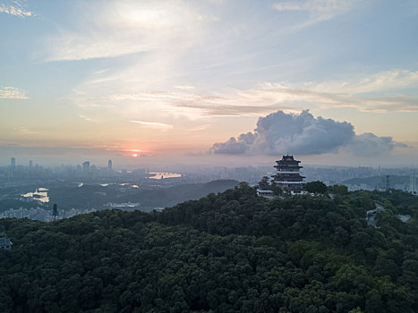 航拍清晨时分的惠州高榜山景区挂榜阁风光