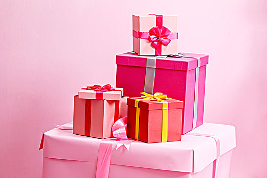 粉色系列礼品盒堆