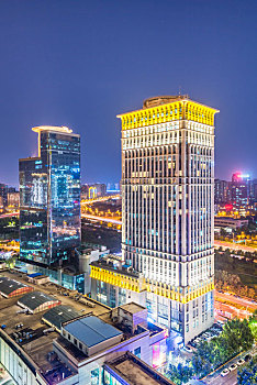 日落下的中国河南郑州千禧广场建筑夜景