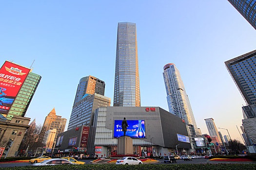 南京城市风光新街口商圈,新百公司