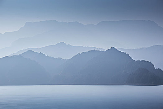 水墨山水湖光山色