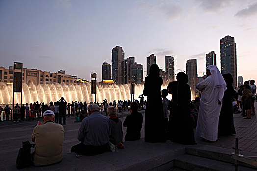 观众,看,水,展示,迪拜,喷泉,哈利法,湖,黃昏,市区,阿联酋,中东