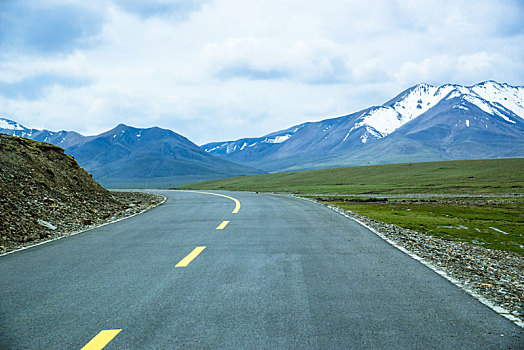 雪山草原公路