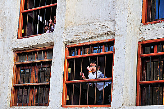 孩子,看穿,阻挡,窗户,多哈,卡塔尔,中东