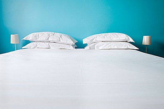 床,白色,床上用品,枕头,蓝色,墙