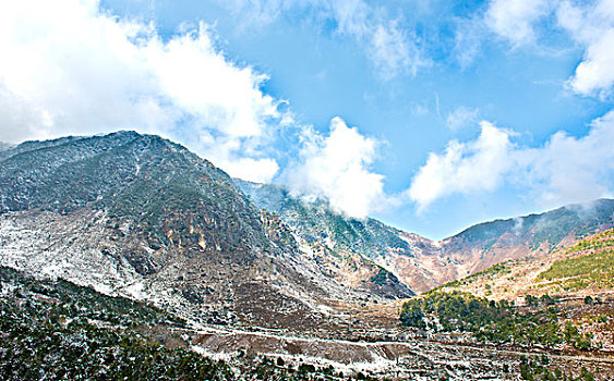 西昌螺髻山