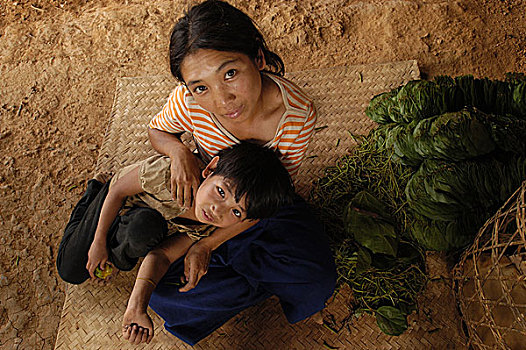 26岁,女人,女儿,8岁,乡村,钟点,走,远景,卡劳,南方,掸邦,缅甸