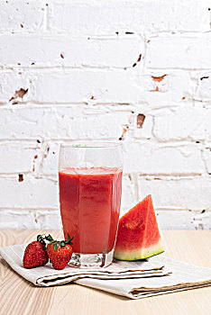 西瓜草莓汁