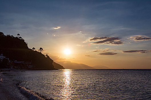 菲律宾puertogalera岛白沙滩日落