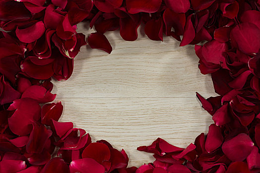 玫瑰花瓣,放置,木桌子
