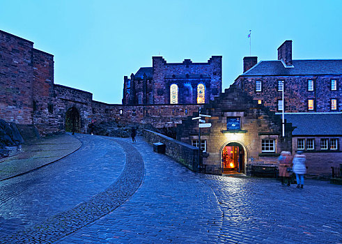 爱丁堡城堡,黎明,爱丁堡,洛锡安,苏格兰,英国,欧洲