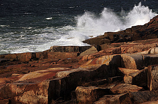海浪,飞溅,半岛,阿卡迪亚国家公园,缅因,美国