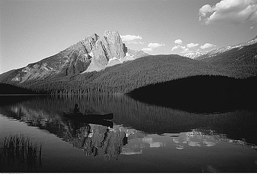 独木舟,翡翠湖,幽鹤国家公园,不列颠哥伦比亚省,加拿大