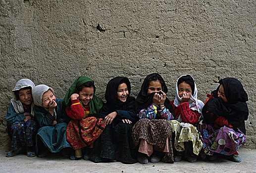 女孩,排,墙壁,学校,教育,中心,喀布尔,学生,教师,窗格,热,家具,地毯