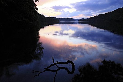 湖,日出